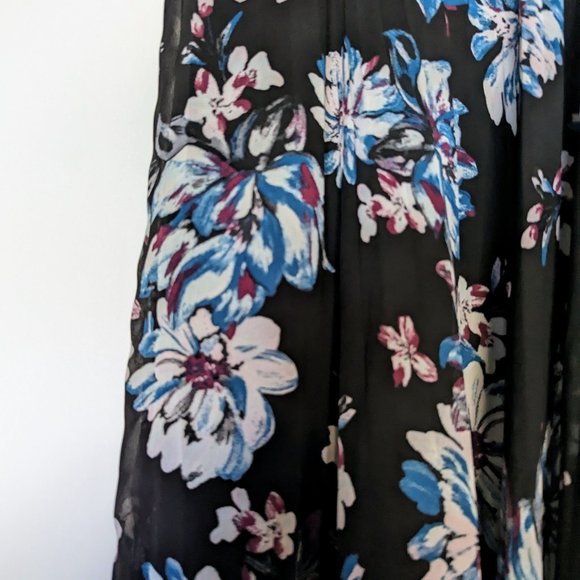 Time and Tru Women's Pleated Midi Skirt, Black Floral - Picture 3 of 4